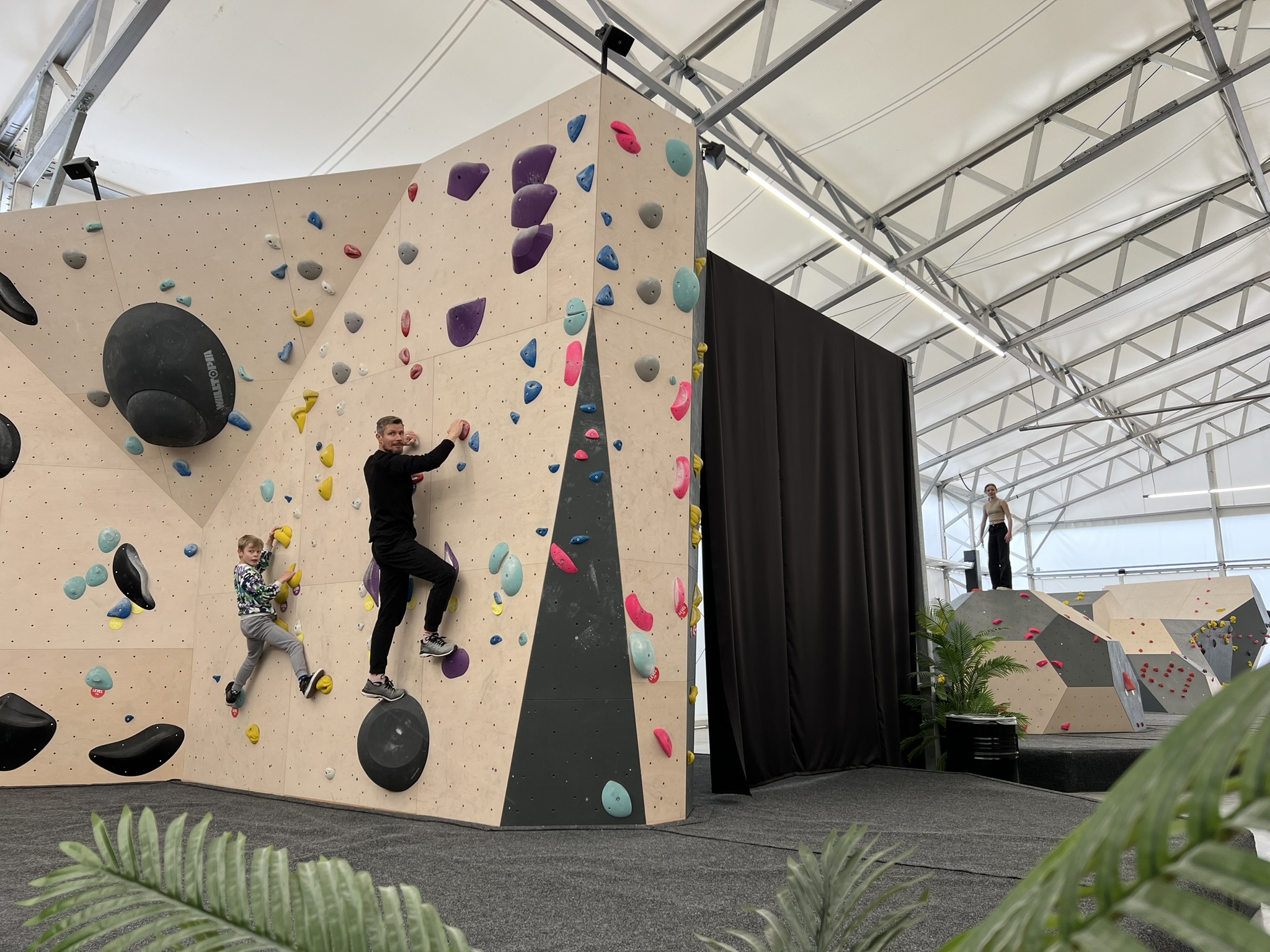 Bouldering In Level Up| Edegem • Buitengewoonanders